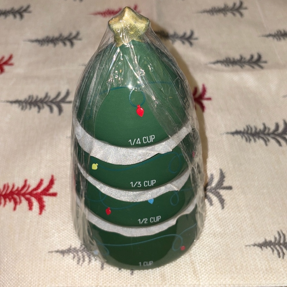 NEW Target Bullseye Playground 2024 Christmas Tree Measuring Cups